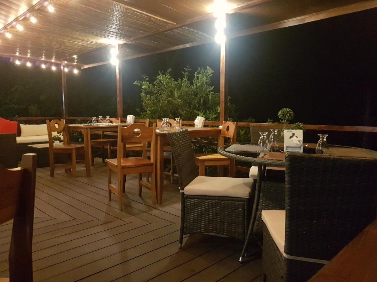 Yellow Tree Suites La Fortuna Bagian luar foto
