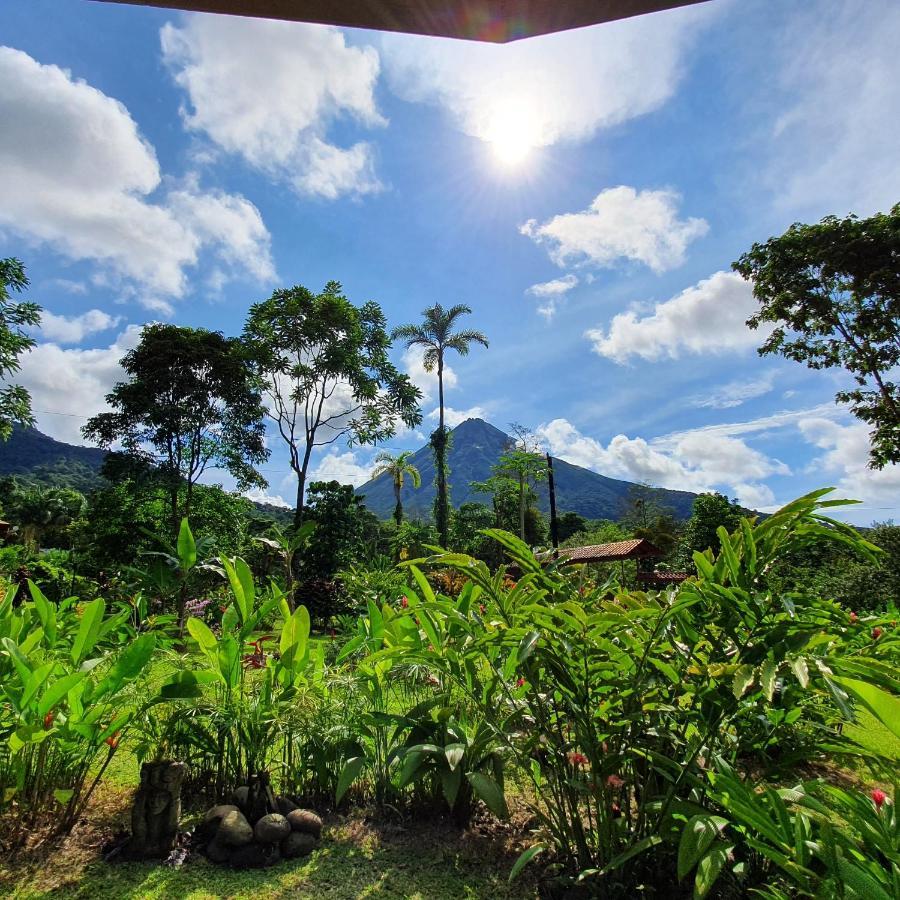 Yellow Tree Suites La Fortuna Bagian luar foto