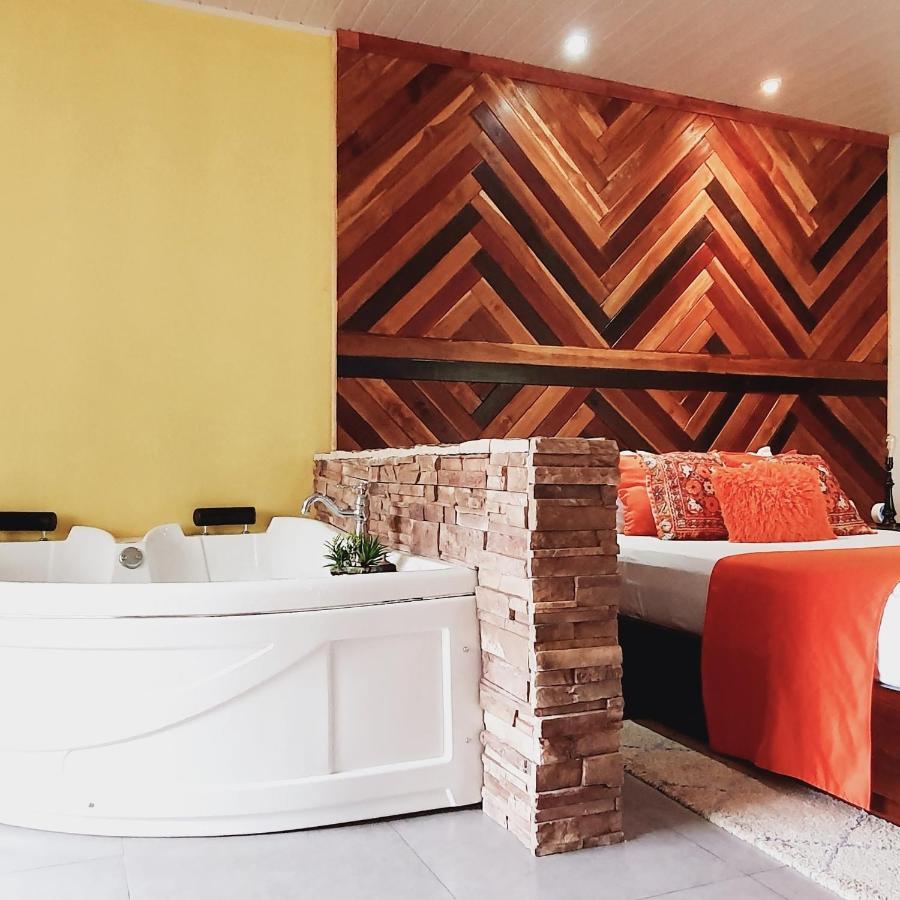 Yellow Tree Suites La Fortuna Bagian luar foto