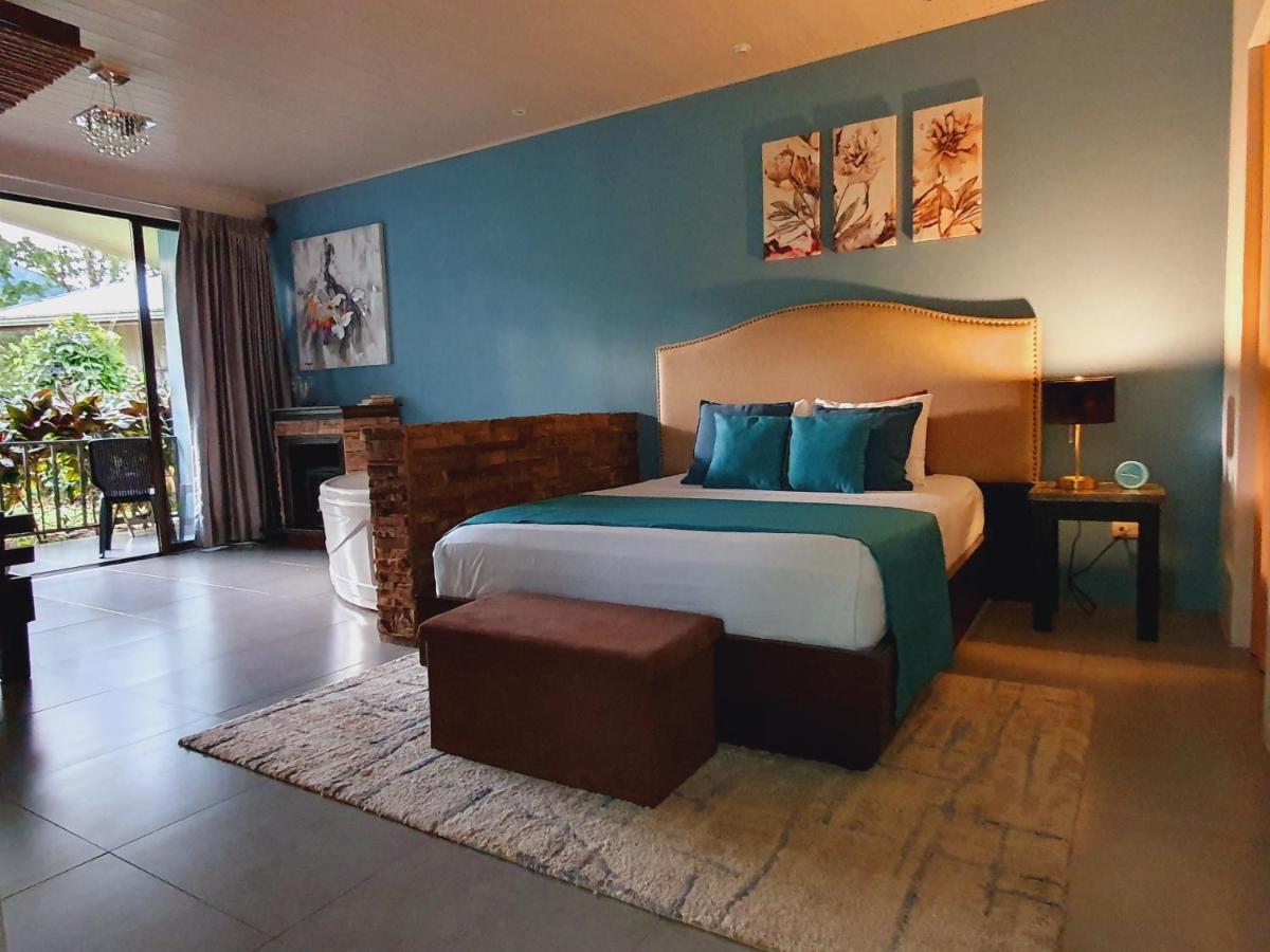 Yellow Tree Suites La Fortuna Bagian luar foto