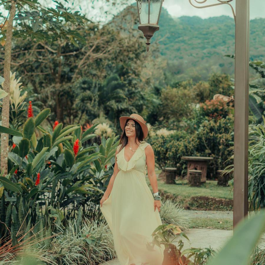 Yellow Tree Suites La Fortuna Bagian luar foto
