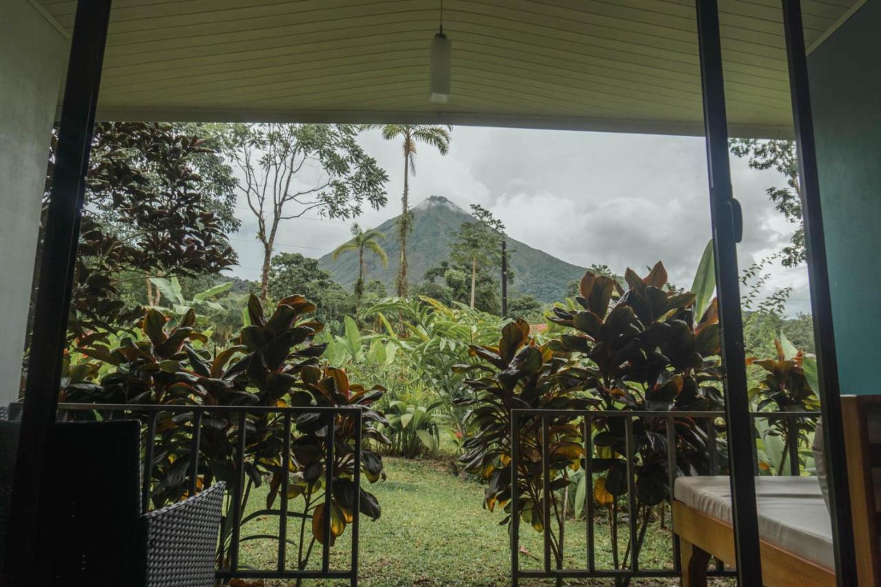 Yellow Tree Suites La Fortuna Bagian luar foto