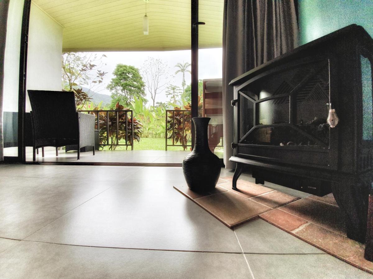 Yellow Tree Suites La Fortuna Bagian luar foto