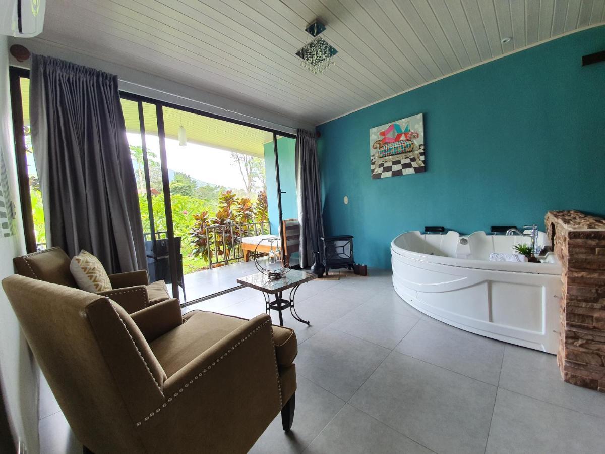 Yellow Tree Suites La Fortuna Bagian luar foto