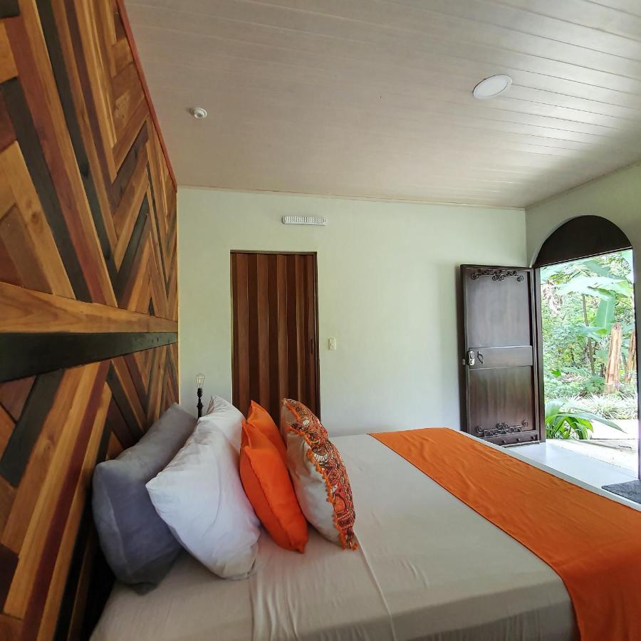 Yellow Tree Suites La Fortuna Bagian luar foto